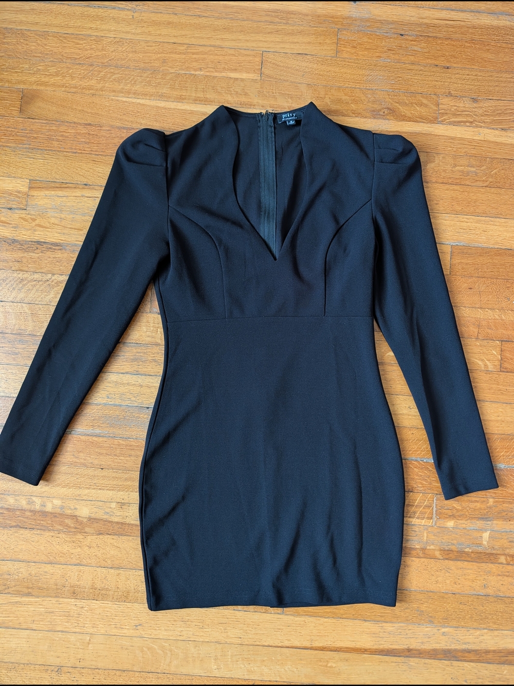 Black Long-Sleeve Bodycon Dress With Plunging Neck
